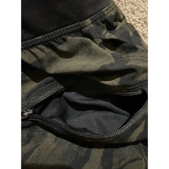 Men's Lululemon T.H.E short with built-ins M Medium camouflage olive green/black - Picture 8 of 12